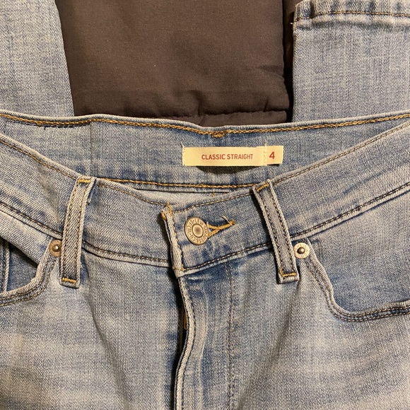 Levi’s Classic Straight Leg Jeans - Picture 2 of 5